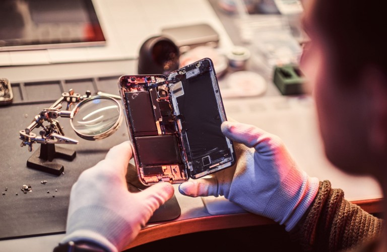 REPARATII TELEFOANE SECTOR 4